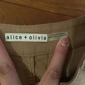 Alice & Olivia medium tan cargo shorts